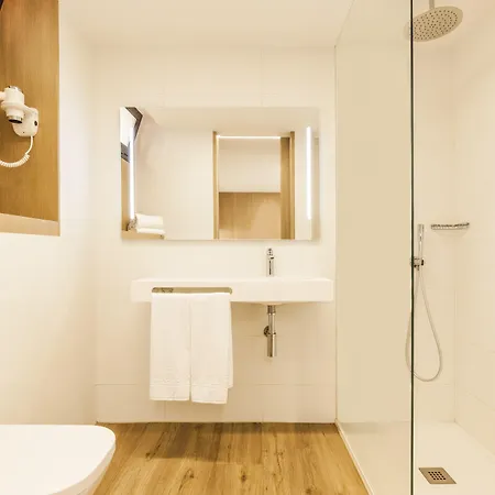 Apart Otel Parque La Paz 4*
