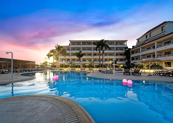 Parque La Paz Apartahotel 4*