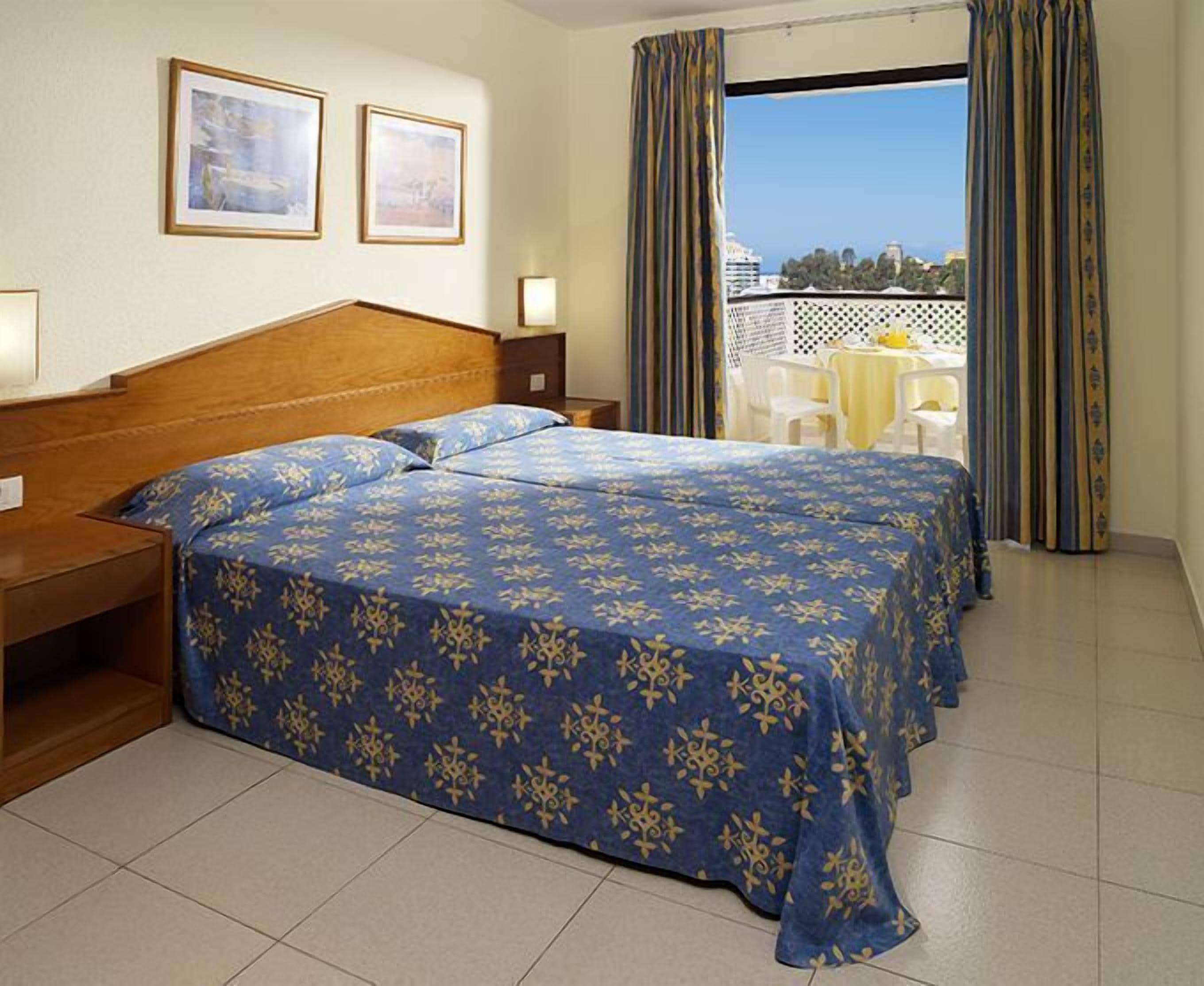 aparthotel-parque-la-paz-playa-de-las-americas-tenerife-spain-book